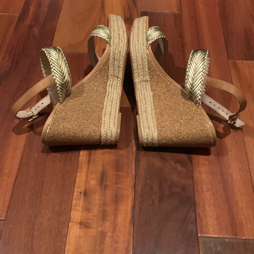 Vince Camuto Gold wedge sandals - Picture 4 of 5